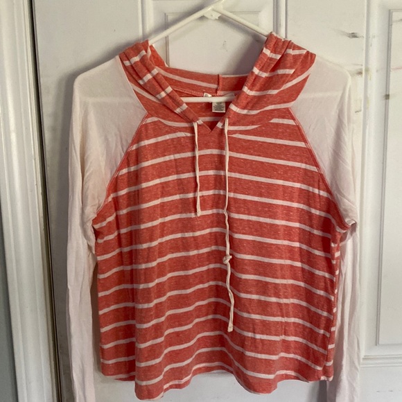 Long sleeved cropped shirt.  Size Large (juniors) - Picture 1 of 3